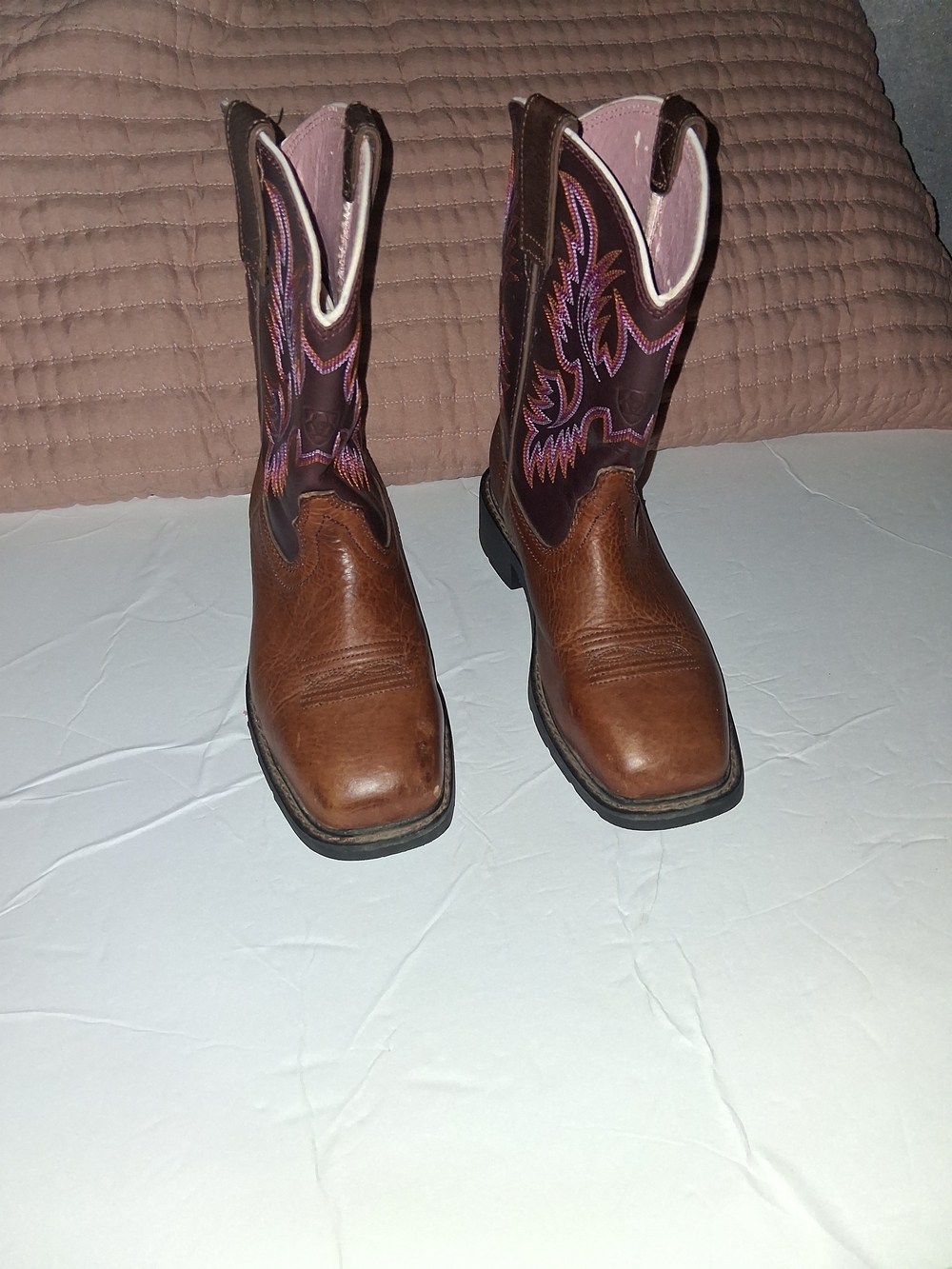 Ariat Steel Toe Women  Brown  Leather Boots with Pink Stitching Sz 7 Pre-owned